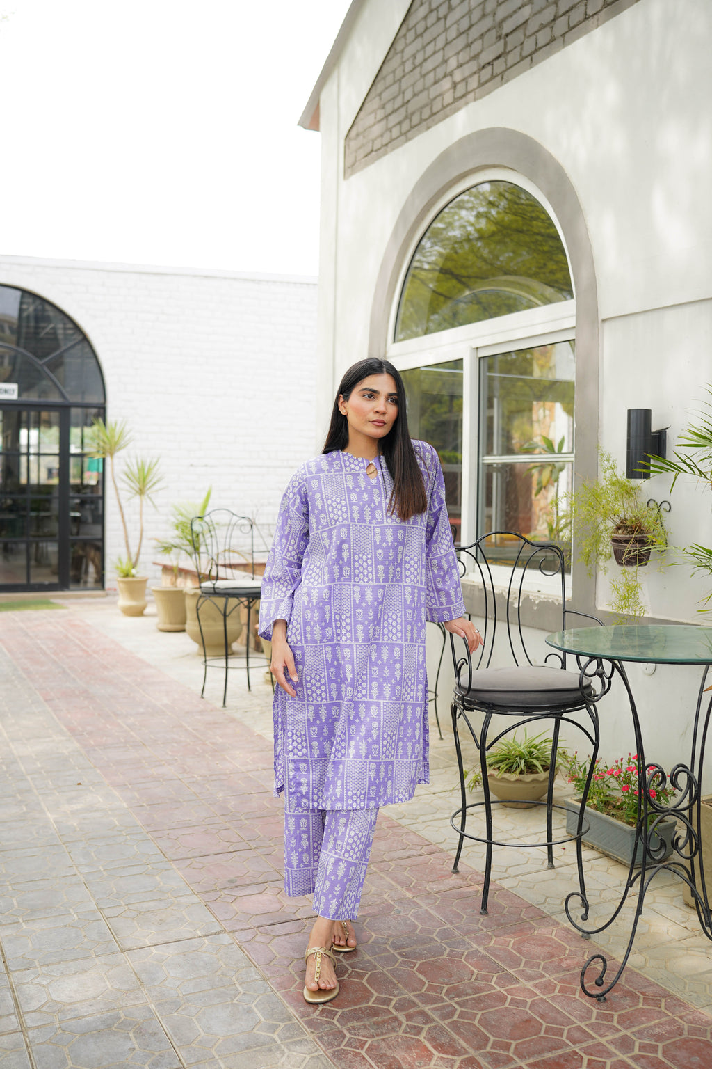 2 Piece – Stitched Tana Dora Suit